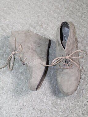 X-Appeal Size 9 Flynn Taupe Faux Suede Hidden Lift Wedge Heels